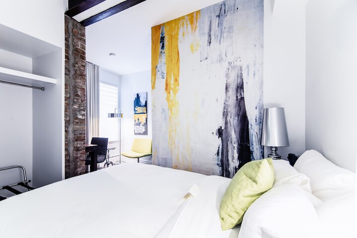 Room 47 of 79