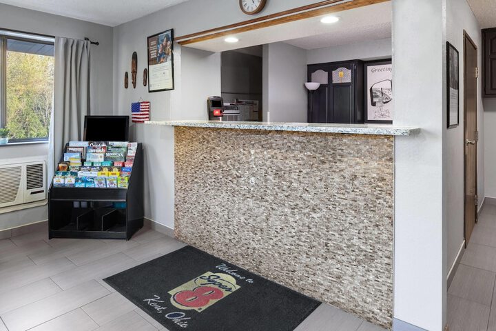 Super 8 by Wyndham Kent / Akron Area