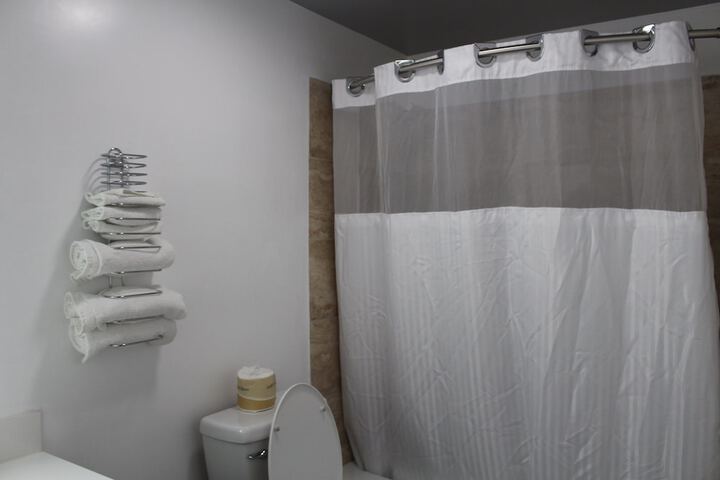 Room 9 of 24
