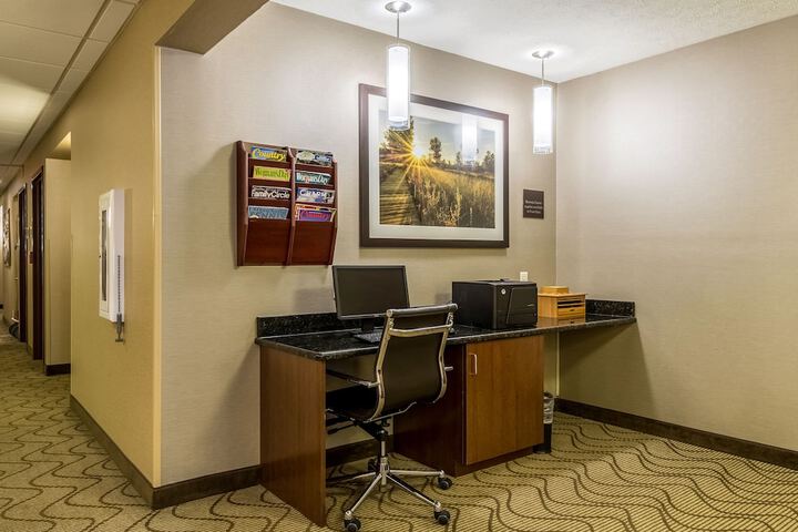 Business Center 35 of 36