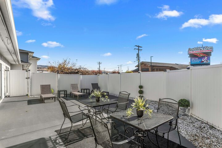 Clarion Pointe Wenatchee