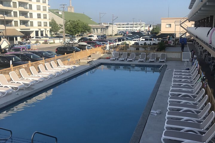 Pool 4 of 38