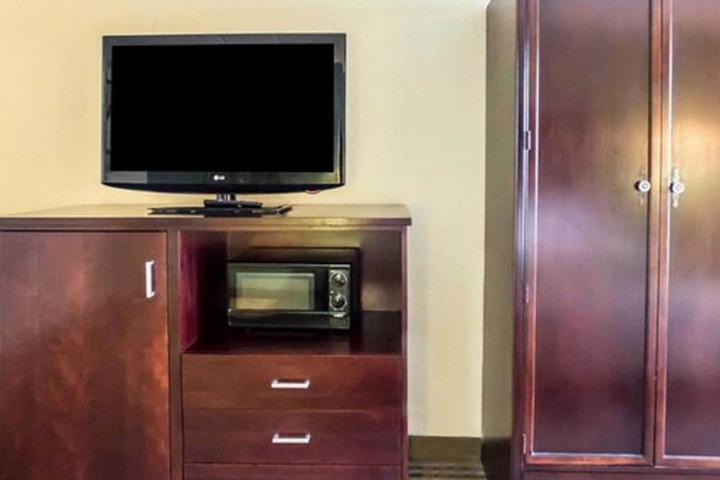 Quality Inn Mill Hall - Lamar