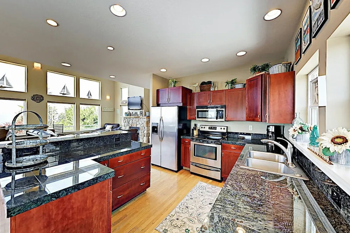 30015 Cloverdale - 4 Br Home