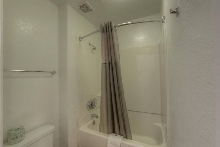 Room 20 of 35