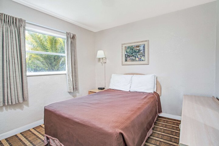 Super 8 by Wyndham Kissimmee