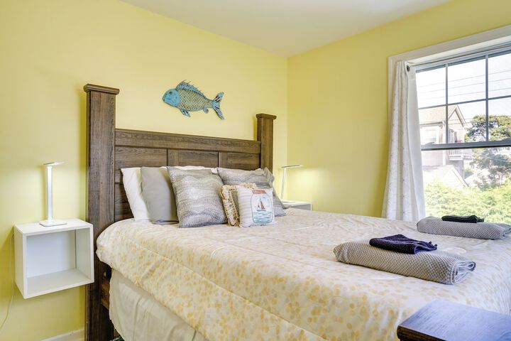 The 1818 Home w / Porch & Grill - 1 Mi to Beach!