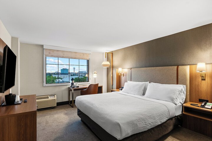 Holiday Inn Niagara Falls State Park Entry by IHG