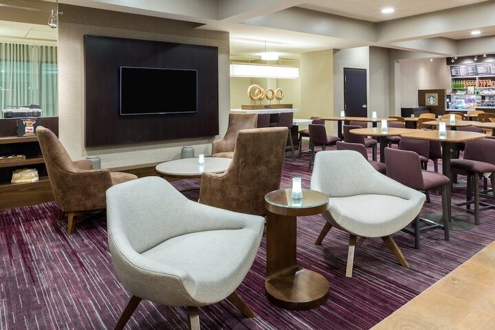 Hotel Interior 9 of 28