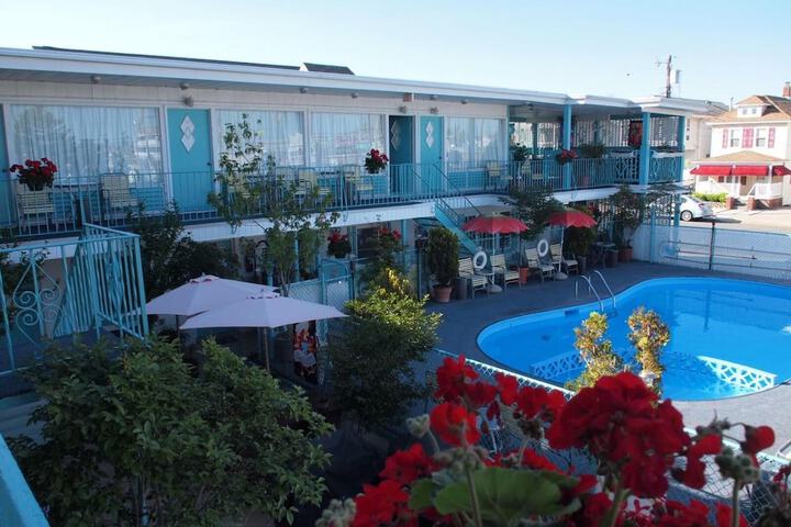 Pool 6 of 44