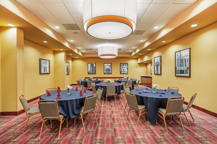 Holiday Inn Ardmore I-35 by IHG