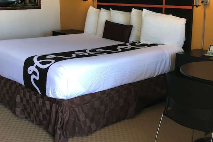 Room 30 of 40