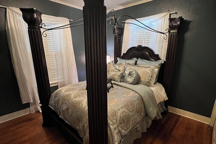 Room 26 of 79
