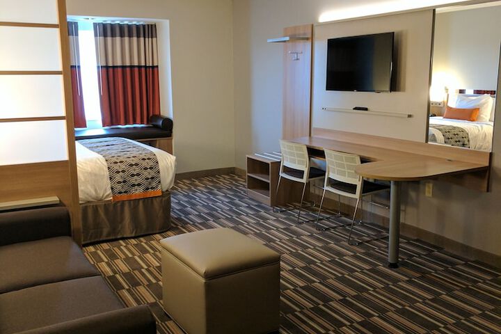 Room 30 of 46