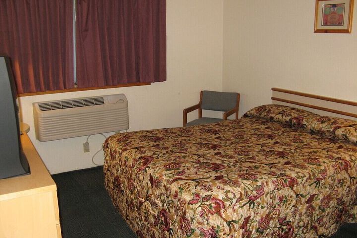 Room 9 of 24