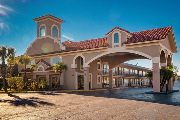 Hotel 4 of 39