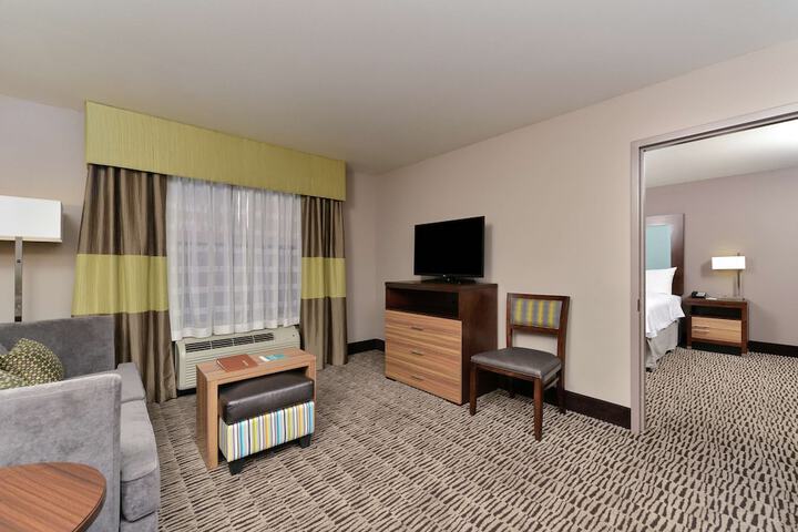 Room 32 of 61