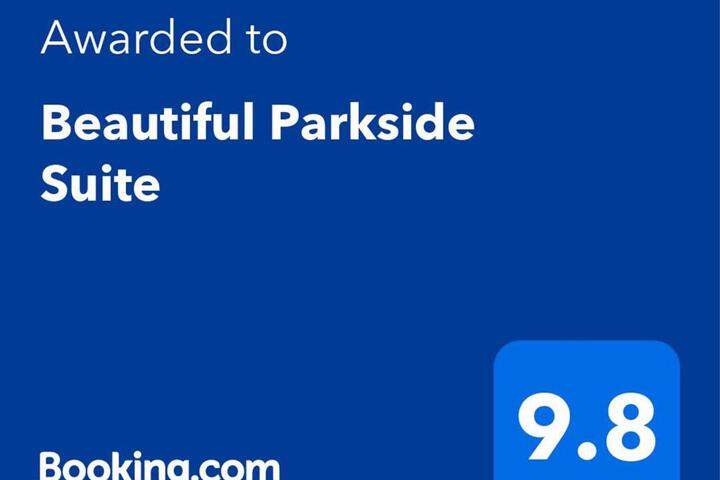 Beautiful Parkside Suite