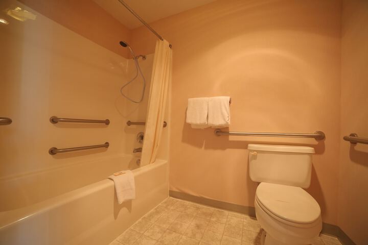 Room 18 of 25