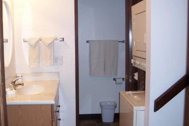 Room 14 of 27