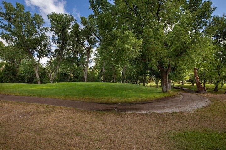 Property Grounds 39 of 39