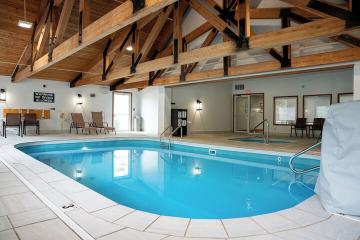 Coshocton Village Inn and Suites