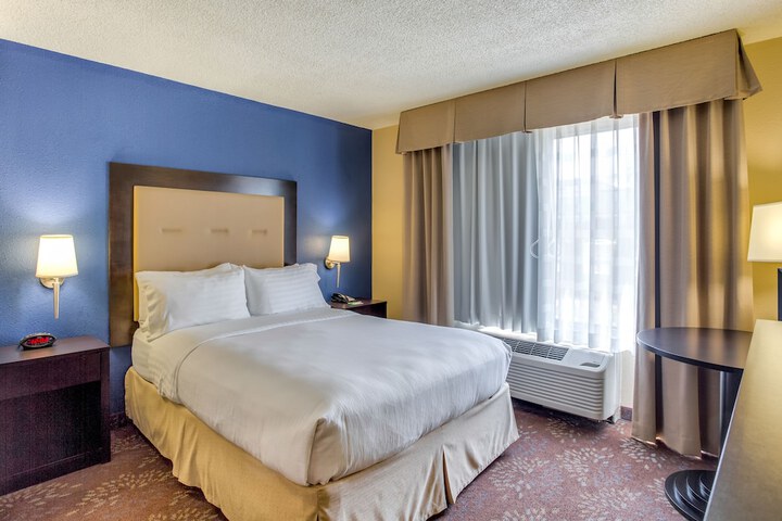 Room 16 of 36