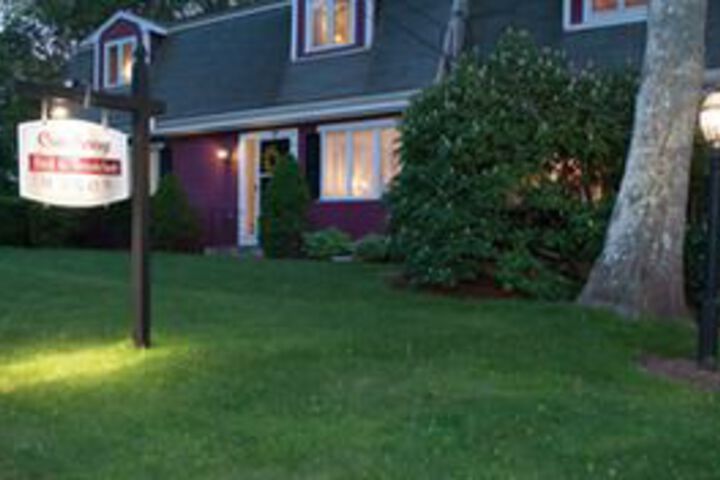 Cranberry Manor B & B