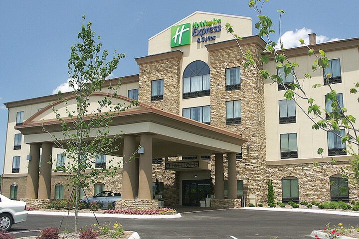 Holiday Inn Express Cleveland Northwest by IHG