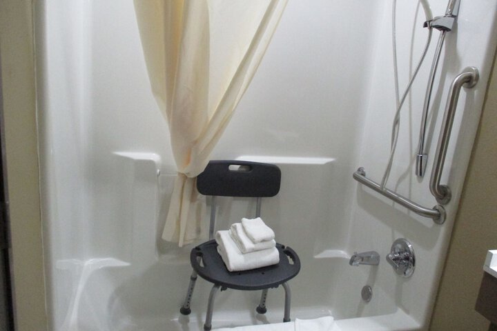 Room 18 of 25
