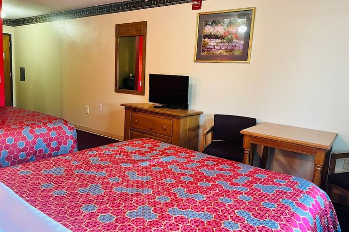 Villa Inn Motel Near Hwy 12 WI Capital O