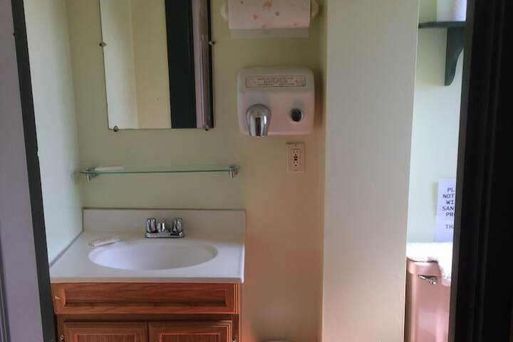 Room 43 of 98