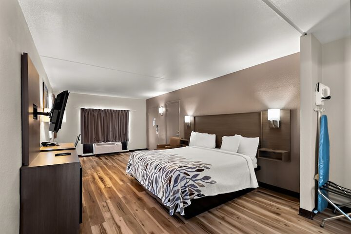 Room 18 of 36