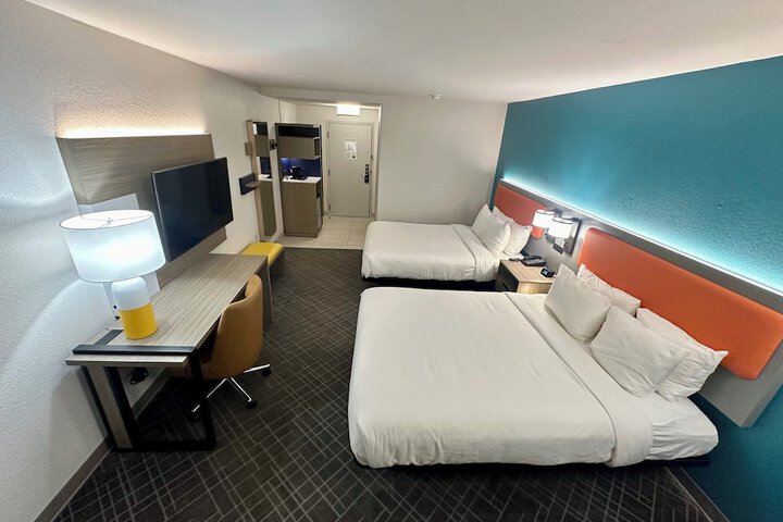 Room 14 of 25