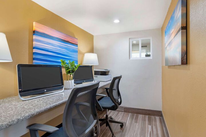 Best Western Plus Heritage Inn