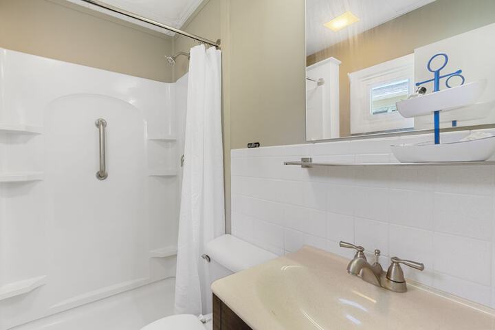 The Beaches Guest Rooms and Cottages