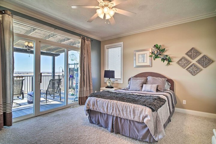 Spacious Baneberry Home w / Lake Douglas Views!