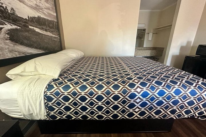 Room 13 of 20