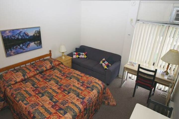 Room 17 of 25