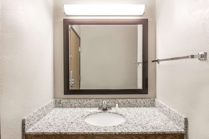 Room 8 of 20