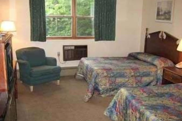 Room 8 of 17
