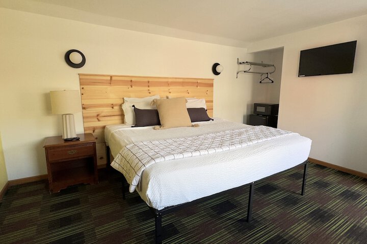 Room 8 of 25