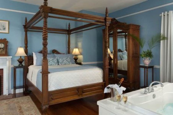 Room 32 of 158