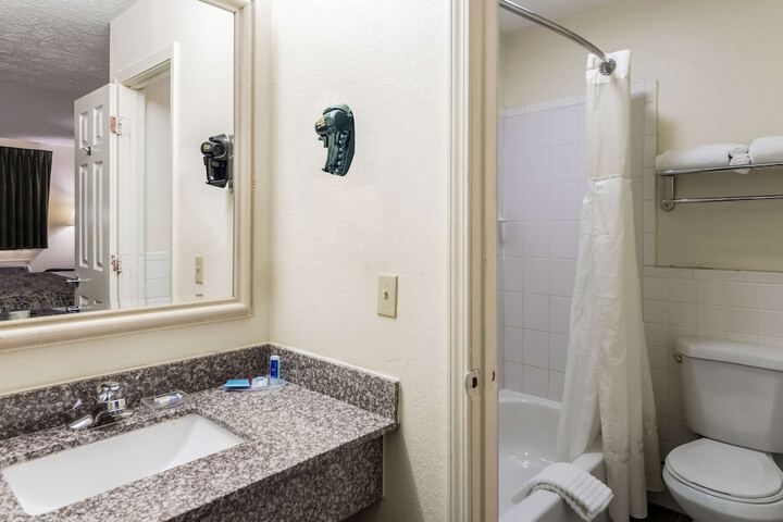 Room 6 of 23