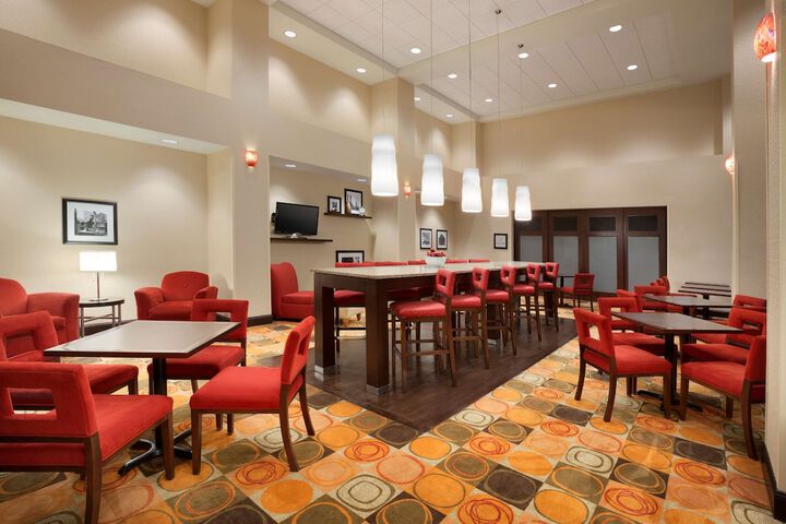 Hampton Inn & Suites Hartford / East Hartford