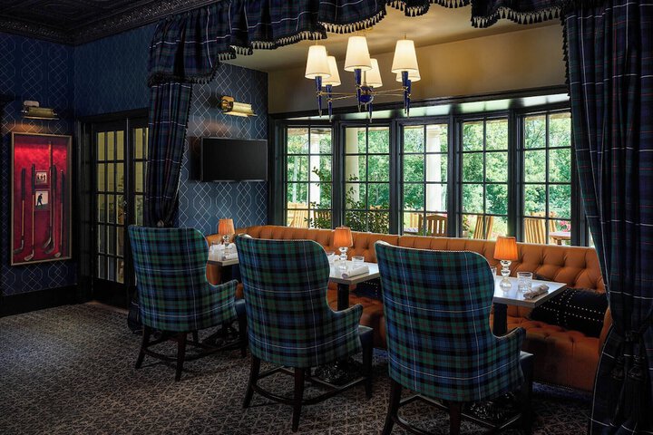 Dining 33 of 57