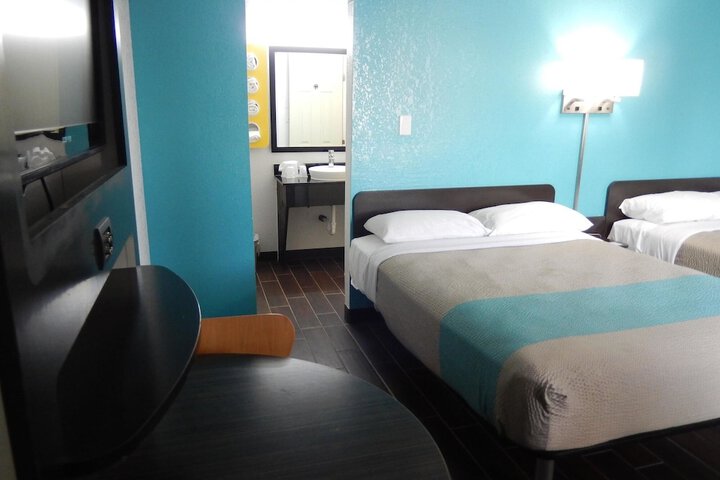 Motel 6 Portland TX