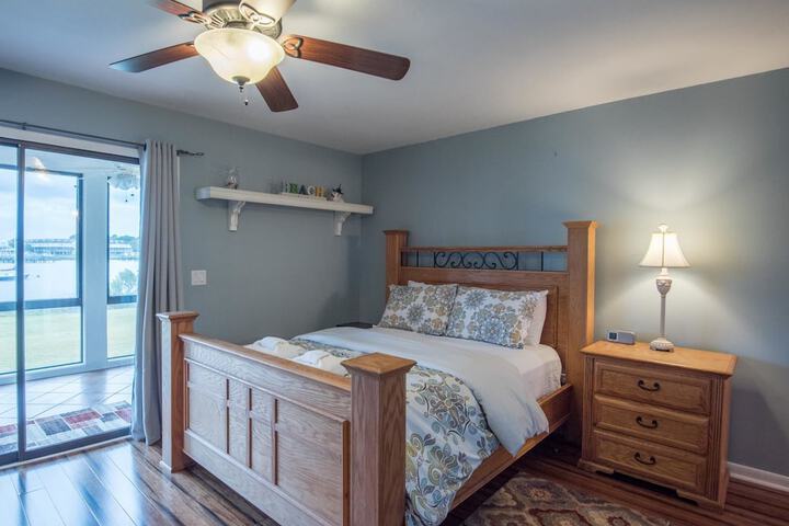 Room 10 of 26