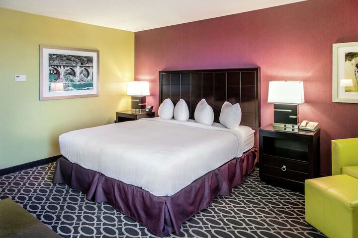 Room 10 of 34