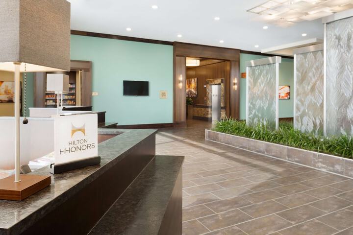 Embassy Suites by Hilton Chicago Naperville